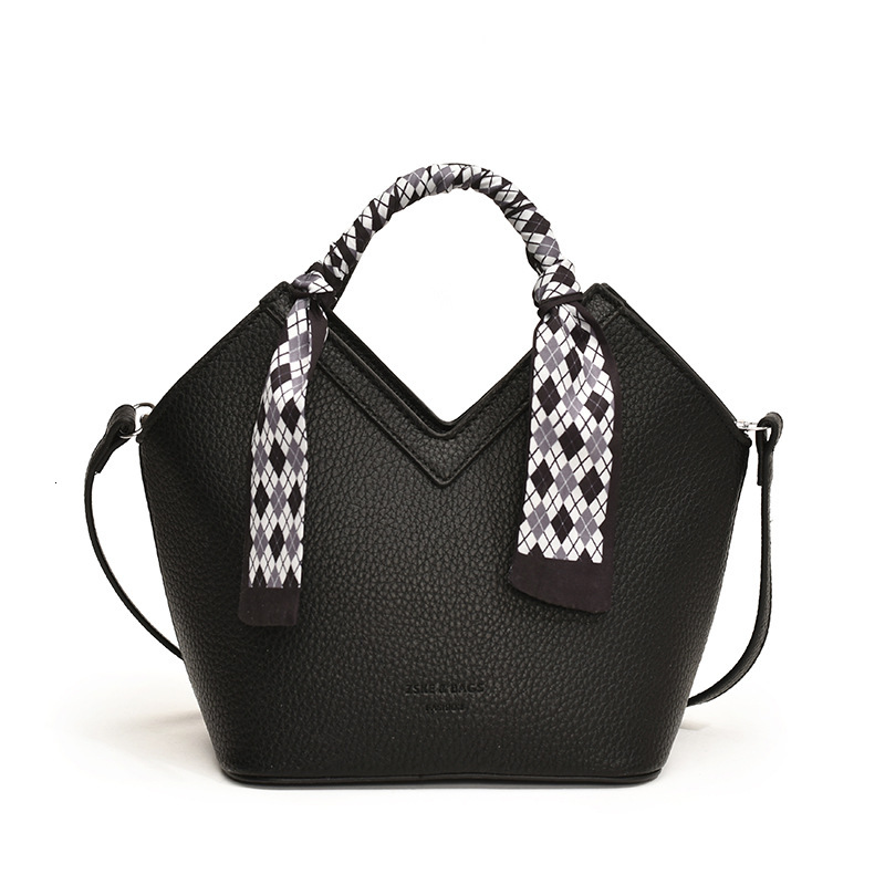 2025S Designer Women S Bag This Year S Popular Crossbody For Women Summer New Fashionable Texture Single Shoulder Niche Minimalist Tote Bucket Bag