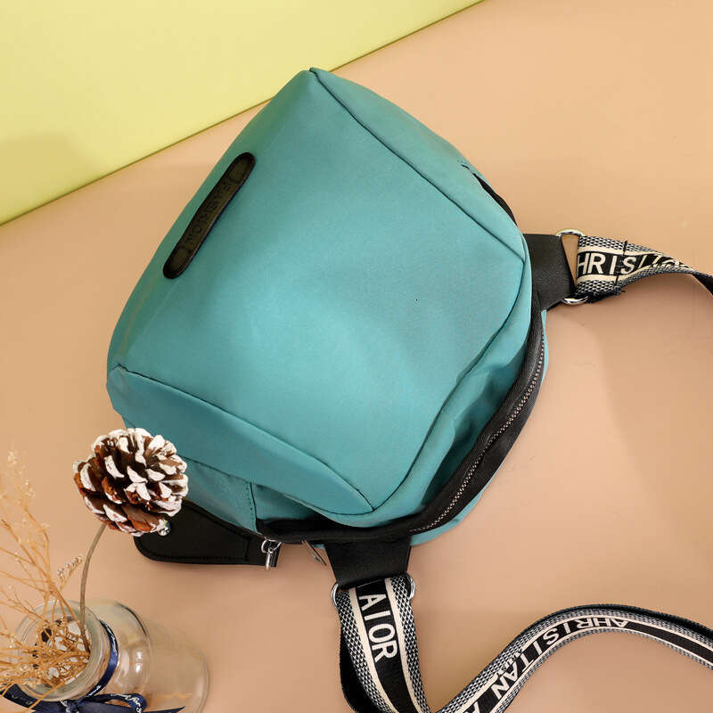 Women's nylon shoulder shell fashionable makeup trendy crossbody versatile bag, women's bag