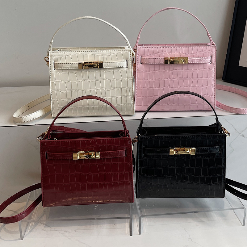 2025S Designer Women S Bag New Crossbody With High End Feel Crocodile Leather Women S Bag Trend Versatile Commuting Single Shoulder Handbag