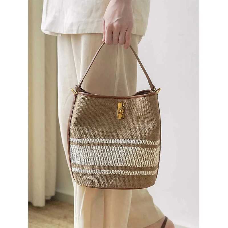 Crossbody contrasting woven hand-held vegetable basket bagW251112