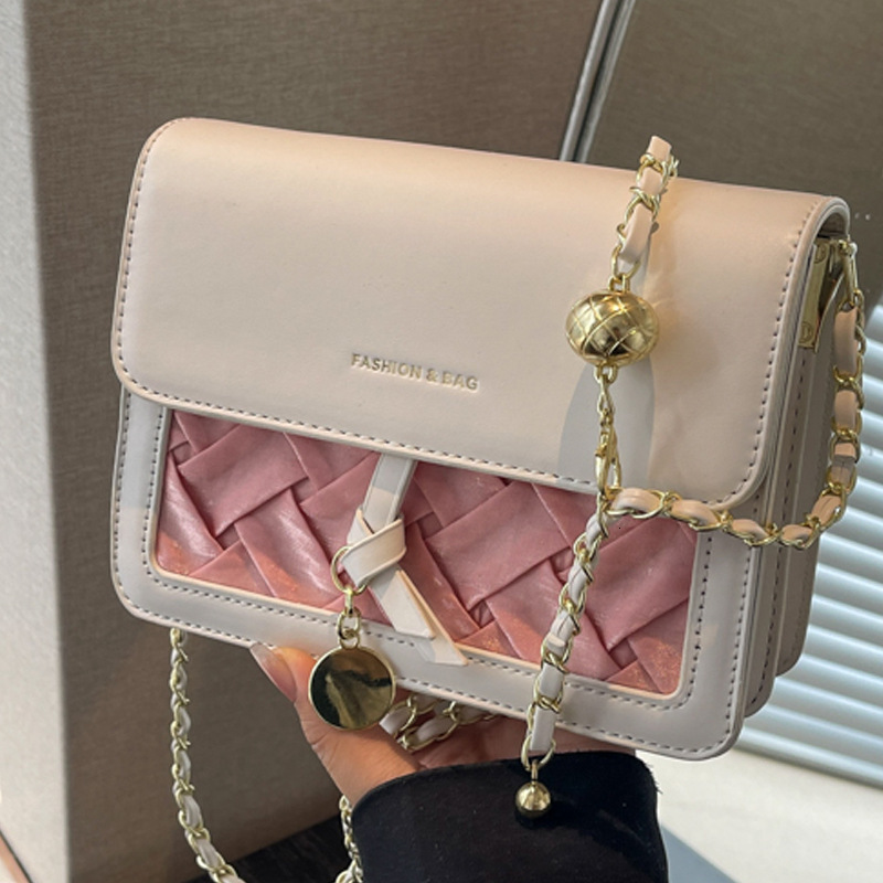 2025S Designer Women S Bag New Small Square Niche Design Chain Popular Women S Fashion Versatile Single Shoulder Simple Crossbody Bag