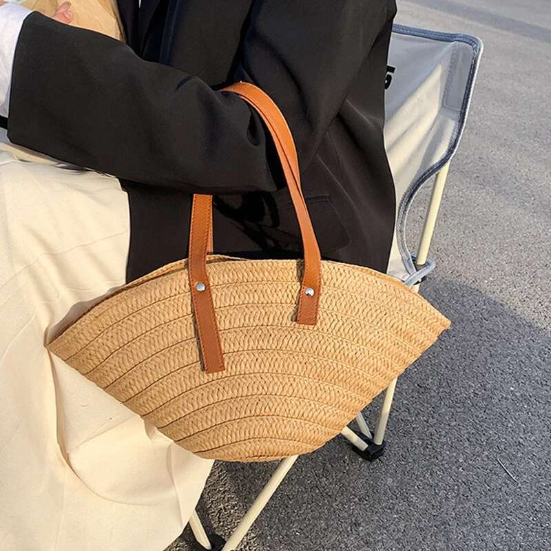 Handmade Beach Bag Casual Women Shoulder Bags Straw Woven Lady Large Capacity Handbags Handmade Summer Beach Bag Travel Basket Shopper Tote Kq1