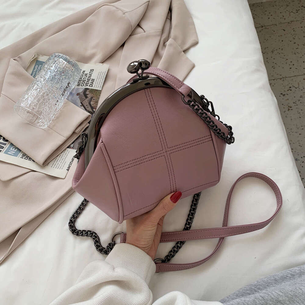2022 New Fashion Single Shoulder Handheld Fresh and Sweet Crossbody Clip Mouth Women's Bag