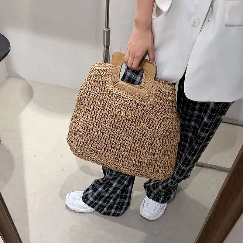 Summer Woven Straw Handbag Female Wooden Handle Large Capacity Travel Beach Bag Fashion Style Totes Hollow Out Tote Bolsa