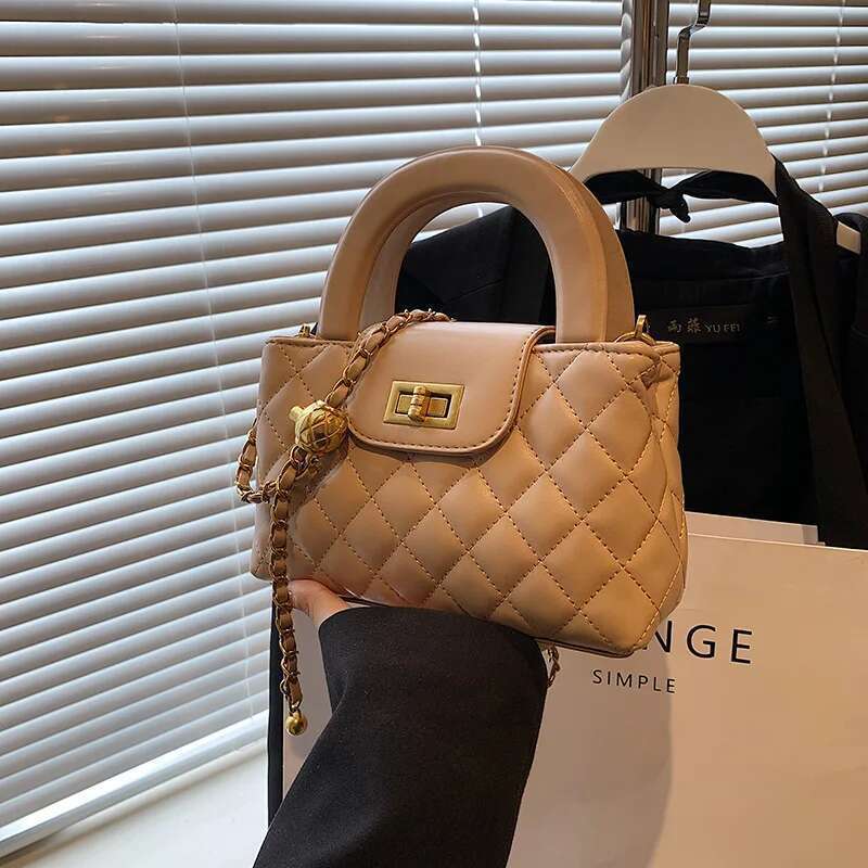 2025New Arrivalfrenchniche Stylequilted Chain Women's Trendy Fashionsatchel Bag