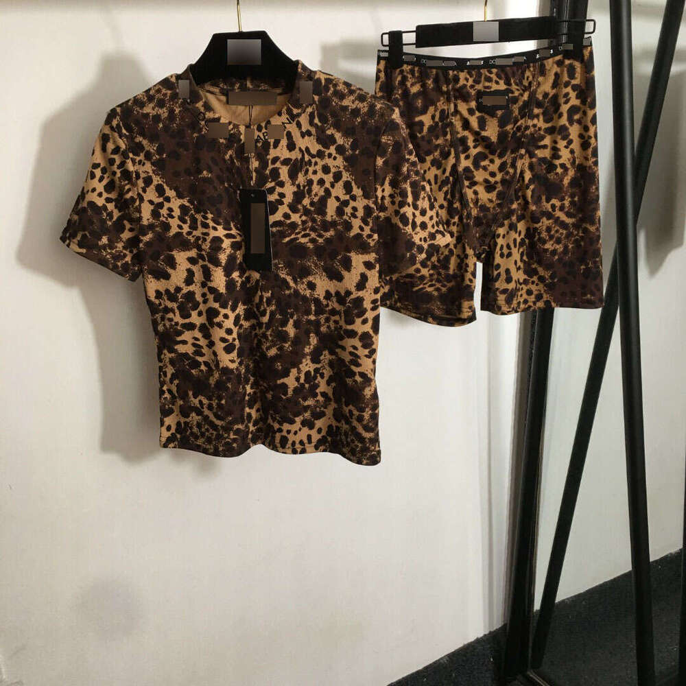 2025 women's new popular letter wrapped leopard print slim fit pure cotton camisole vest