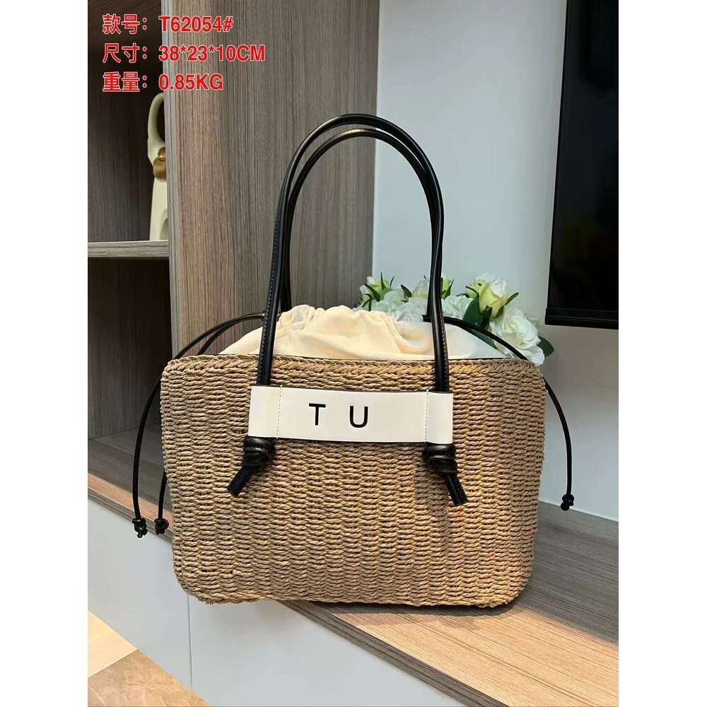 2025 Korean Niche Design Women's High-End Texture, Versatile Fashion, Hand-Held Armpit Bag, Crossbody Bag