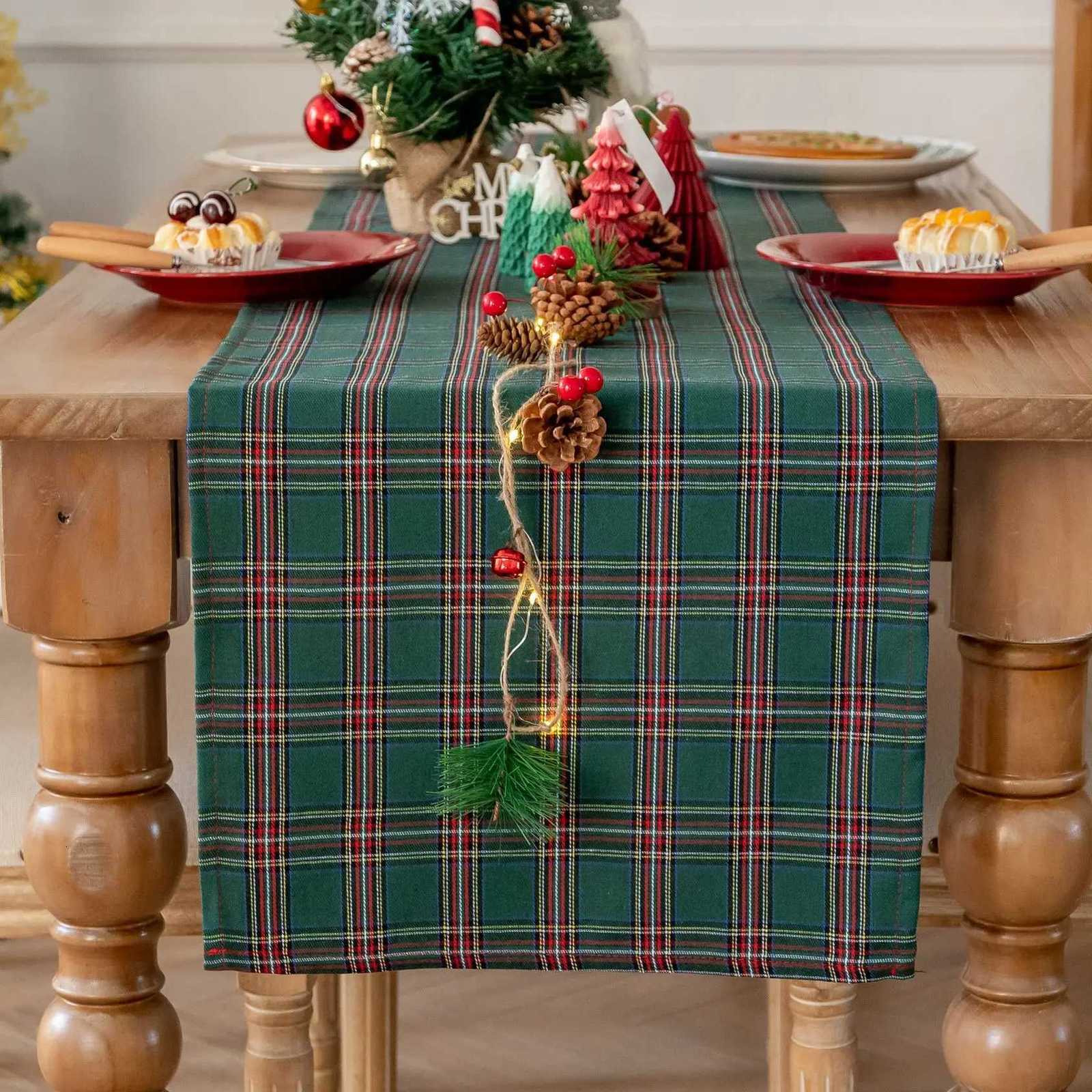 Christmas Green Plaid Christmas Table Runner decorative American retro fleece long table cloth/table mat for dining table Y251113