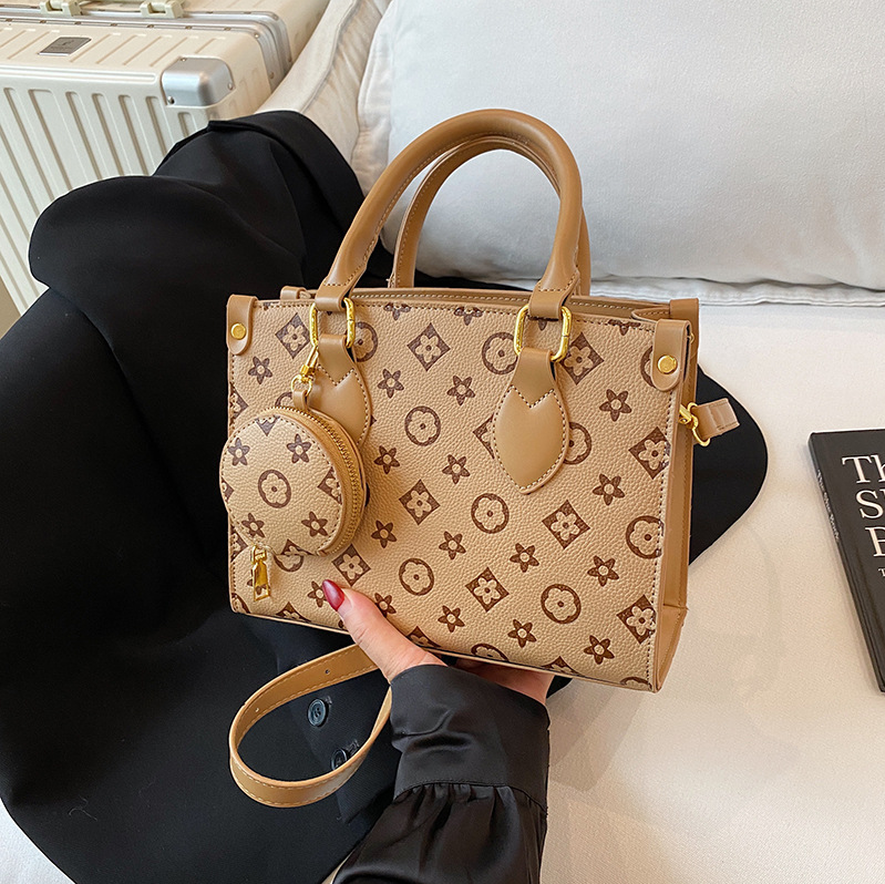 Designers New Women's Fashion Printed Shoulder Bag Trendy Underarm Tote Outdoor Handheld Diagonal Cross Bag Multiple Colors Free Shipping