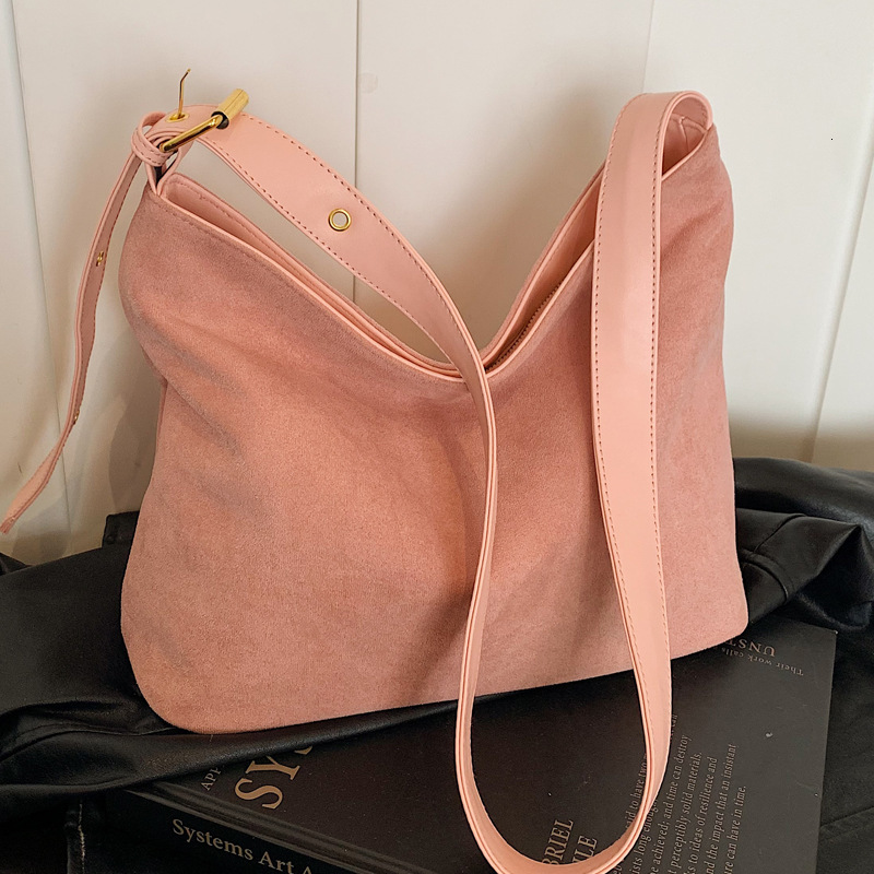 2025S Designer Women S Bag Autumn Winter Armpit High End Sense Large Capacity Tote Bag Women S Single Shoulder Stylish And Niche Design Crossbody Bag