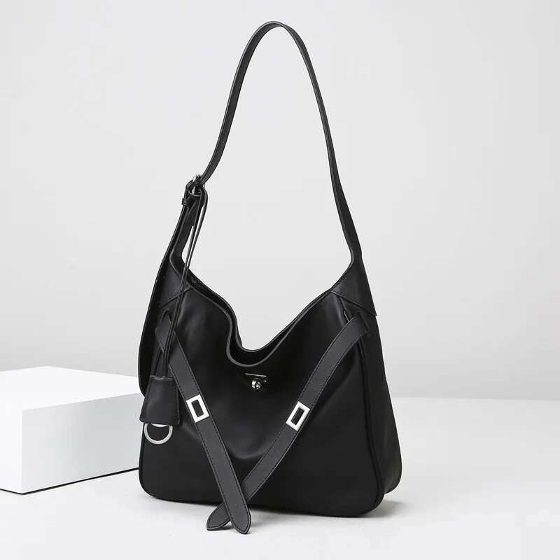 Shoulder Commuting, Simple Yet Sophisticated, With Large Capacity And A Light Crossbody Bag For Women