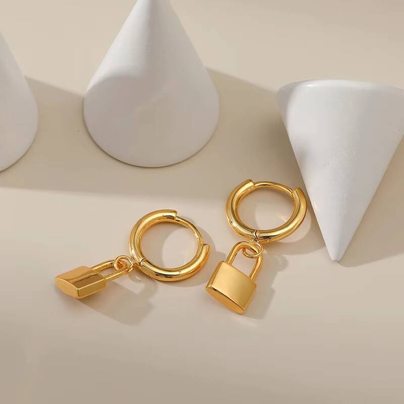 Hot Selling Womens 18K Gold Plated Copper Snake Animal Design Pendant Earrings with Ear Buckle Combination