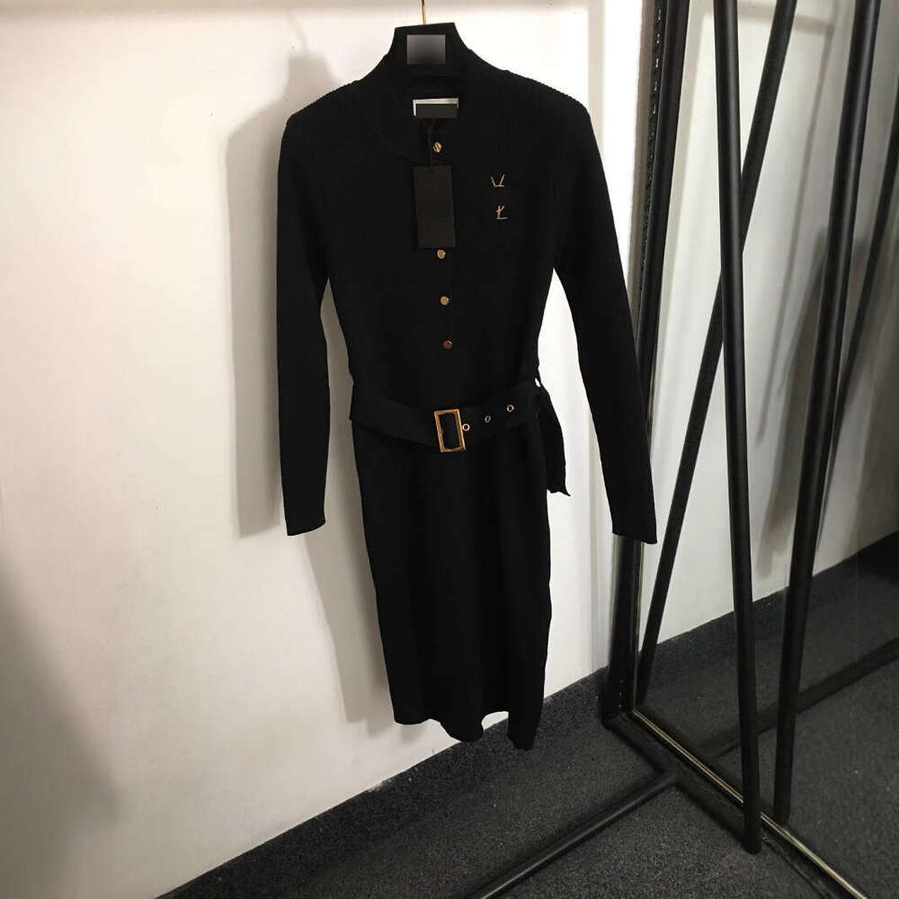 25 Spring New Nanyou High end Fashion Minimally Embroidered Belt, Waist Collection, Knitted Long sleeved Dress