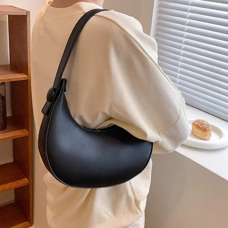 Fashion Armpit Bags for Women Cute Half Crescent Bag Leather PU Purses and Handbags er Shoulder Bag Small Hand Bag 250411