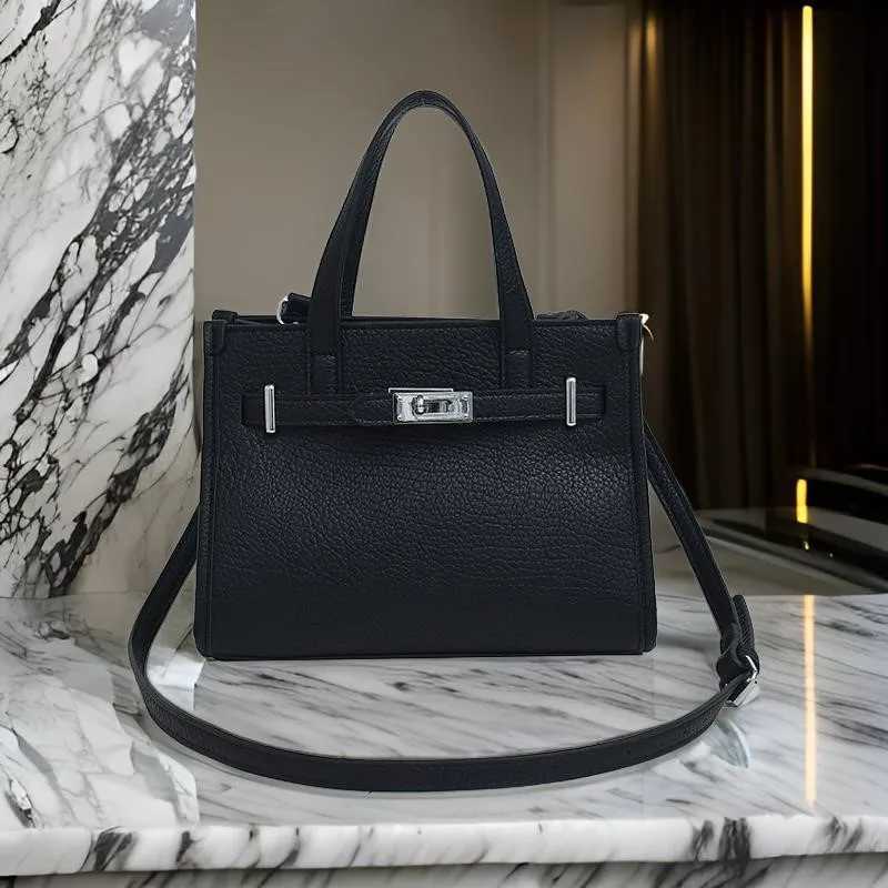 Classic Vintage Leather Crossbody Bag For Women Stylish Large Capacity Tote Luxury Designer Commuter HandbagW251112