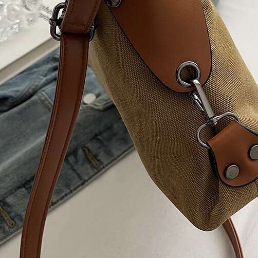 designer bag 2025 New Handheld Women's Trendy Fashion Letter Tote Bag Casual Commuter Large Capacity Single Shoulder Diagonal Span