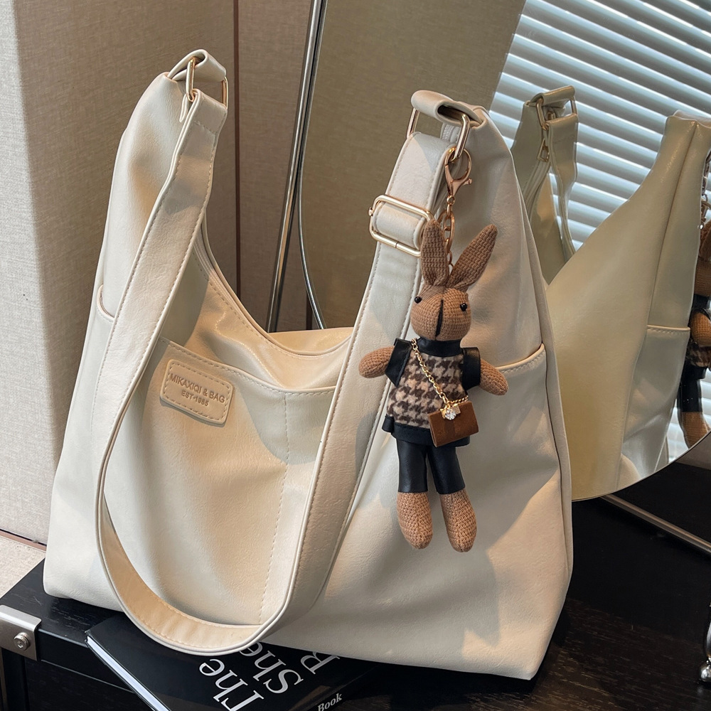 2025S Designer Women S Bag Cross For Women Large Capacity Solid Color Popular Winter New Style High End And Versatile Single Shoulder Tote Bag