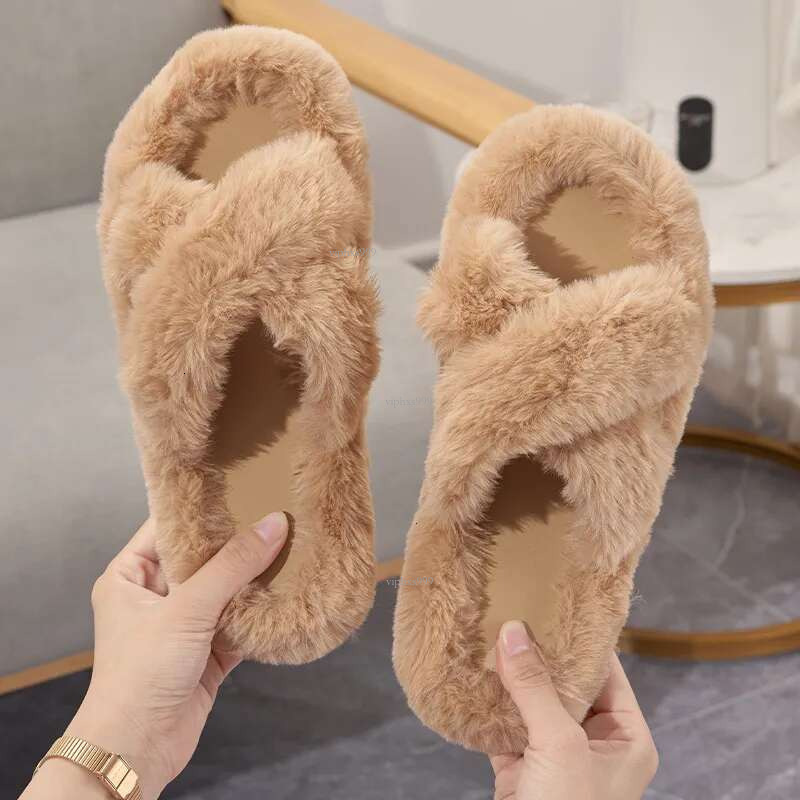 New Free Shipping Designer Shoes Black Thick Soled Slippers Women 2025 Winter Item High-end Warm Fur Plush Flat Cotton Shoes For Women