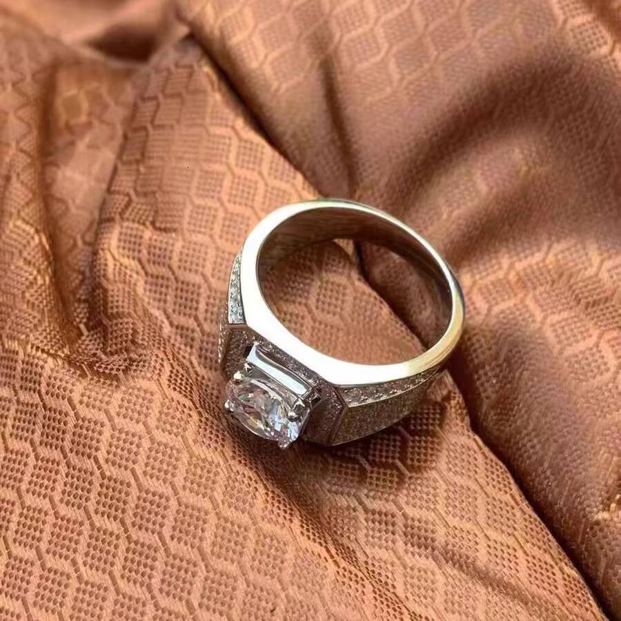 Gropshipping Elegant VVS Moissanite Round Diamond Custom 1ct Ring Sets Fashion Jewelry 925 Silver for Men