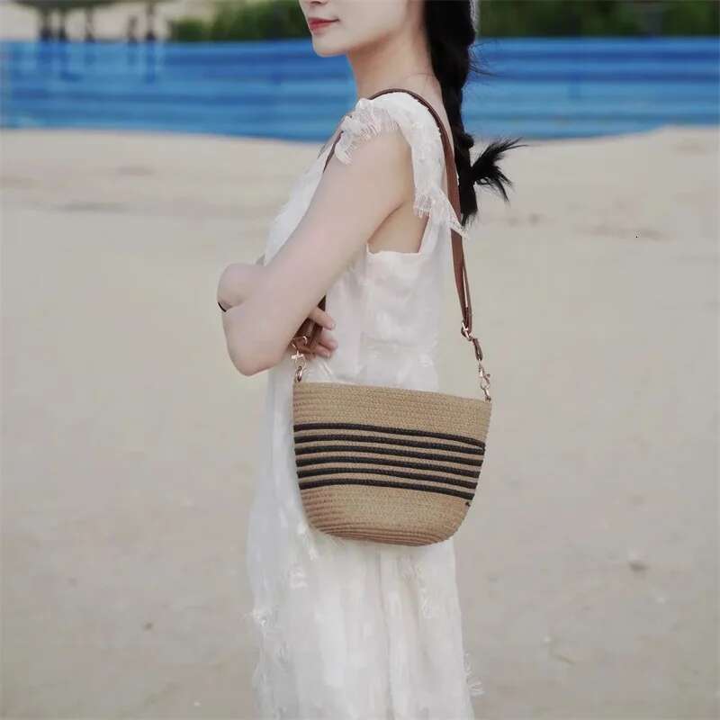 Handmade Beach Bag Summer Shoulder Bags Drawstring Women's Bucket Purse Raffia Woven Straw Handbags Casual Tote Beach Crossbody Bag Kq1