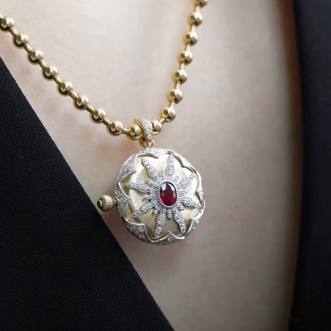 Classic 18K Yellow Gold White Gold Pocket Watch Photo Locket Natural Pigeon Blood Ruby Natural Diamond Pendant Jewelry Women