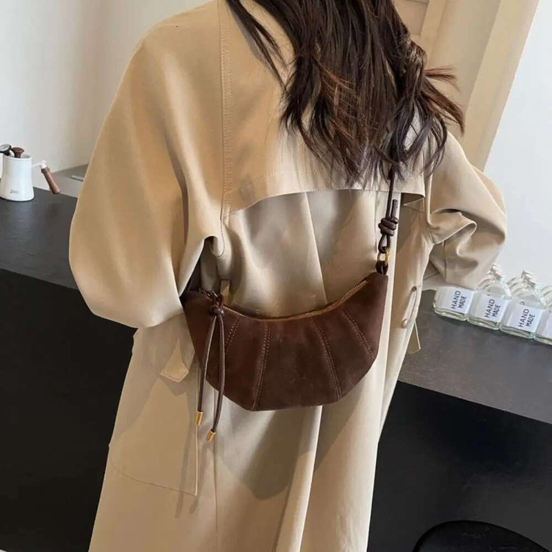 Fashion Crossbody Croissant Shoulder Small Pack Solid Color Matte PU Dumpgs Bag Brown Korean Style Girls