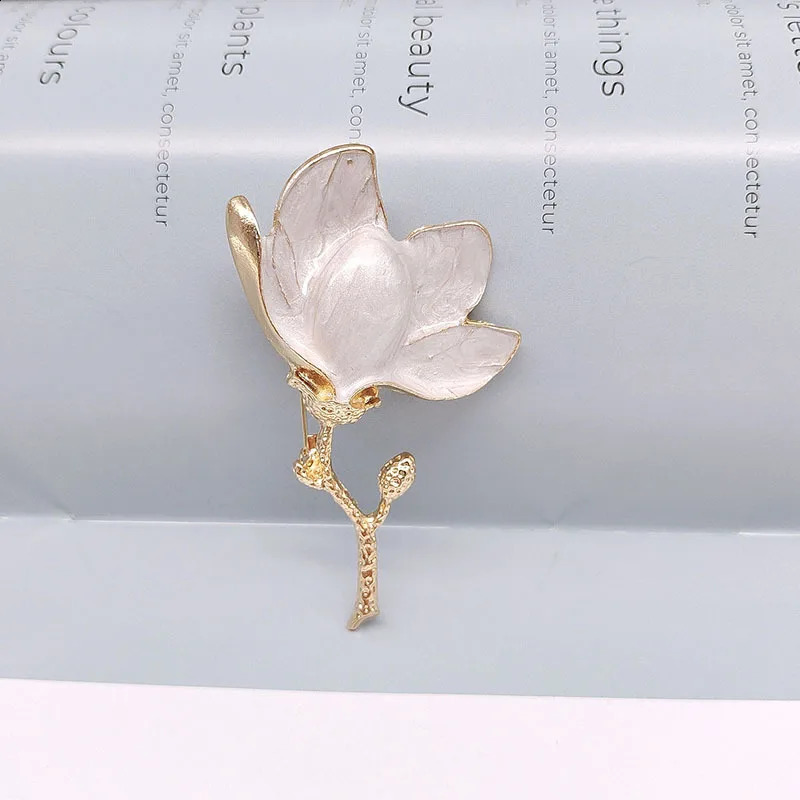 Retro white floral wreath retro creative elegant plant clothing pin 250409
