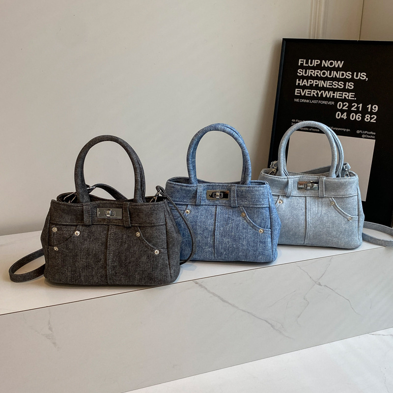 2025S Designer Women S Bag Casual And Versatile Denim Small For Women New Trendy Fashion Single Shoulder Crossbody Bag Popular Niche Handbag