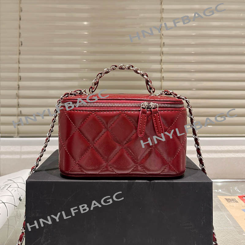 Rhinestone Decoration Metal Handle Ladies Makeup Bag Silver Zipper Hardware Glossy Leather Matelasse Chain Designer Clutch Cosmetic Cases Shoulder Handbag 17cm