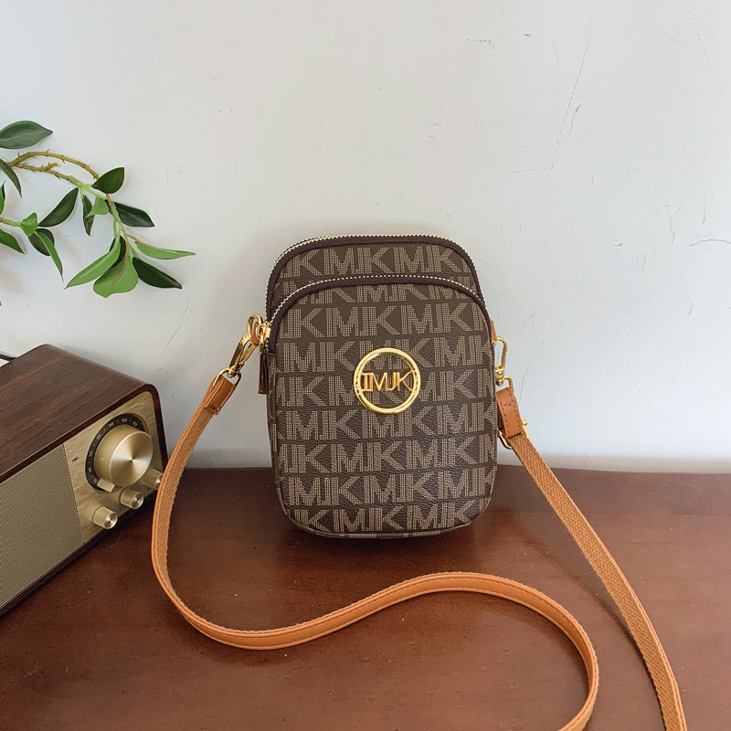 LUYIWEINASI Multi-layer mobile phone bag for women, new spring 2025, mini lightweight small bag, fashionable vertical style, versatile shoulder bag cr