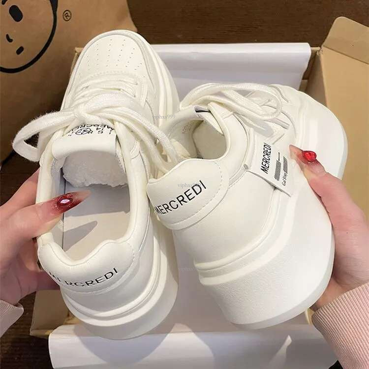 New Free Shipping Designer Shoes Thick Soled Versatile High White 2025 Summer Breathable Sports For Women Niche Lightweight Board Shoes