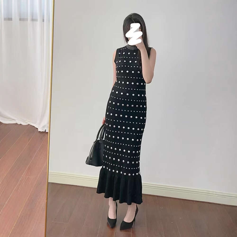 Designer French Heavy Industry Rivet Round Neck Sleeveless Black Knitted Long Dress Women 2025 Spring