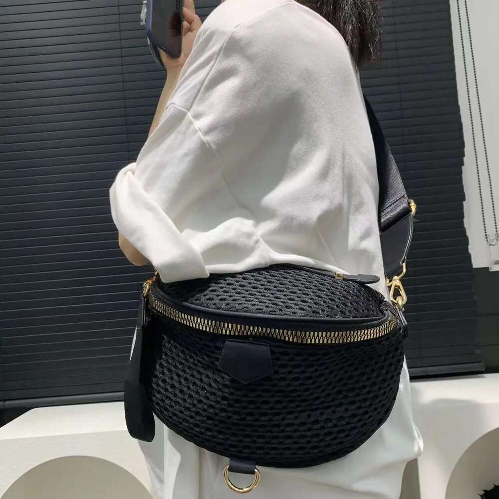 Women's Fashion Sports Lightweight Chest Daily Use Wide Shoulder Strap Semi-Circular Crossbody Bag