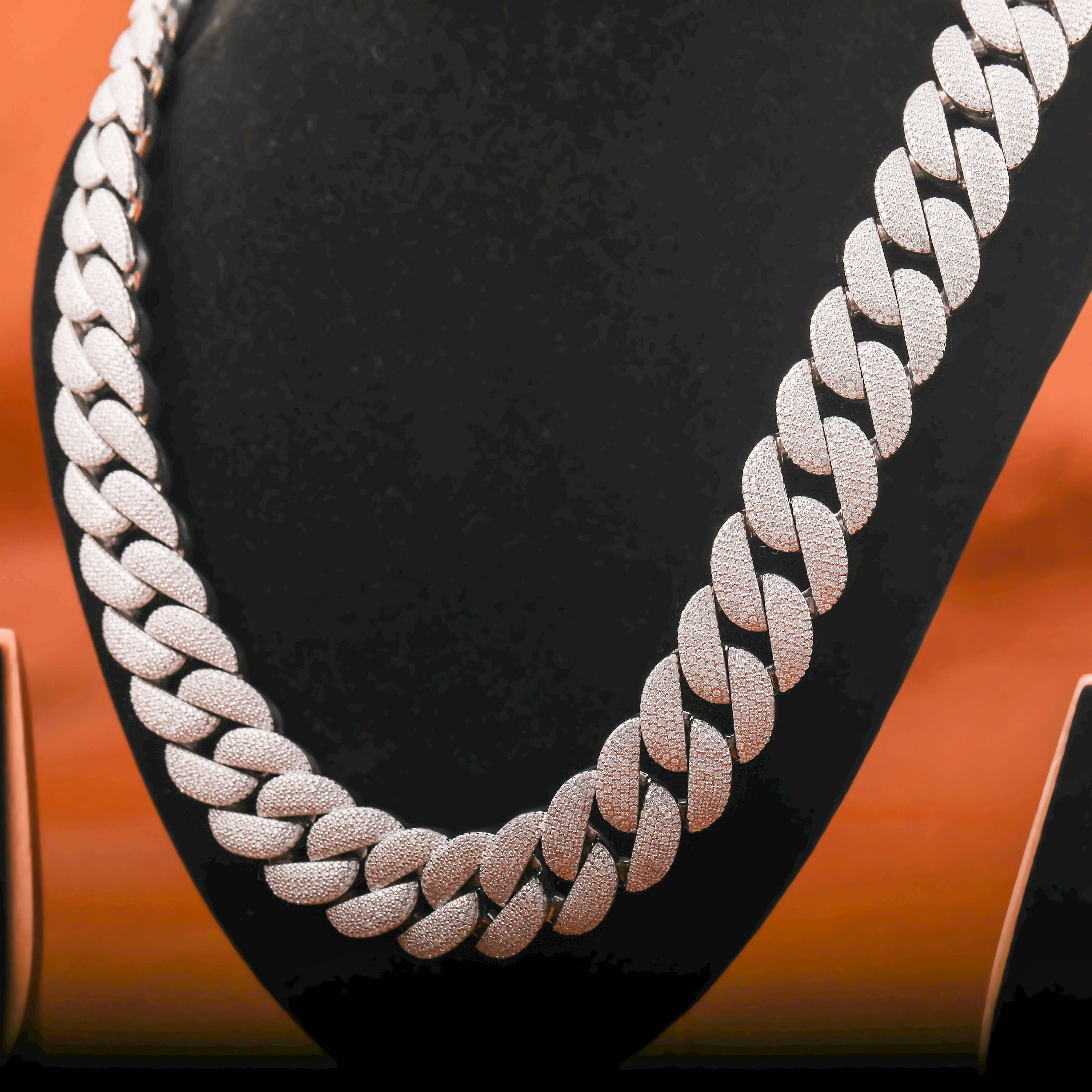Exclusive Moissanite Diamond Necklace Bold Round Cut Chain for High Society Events and Elite Gatherings