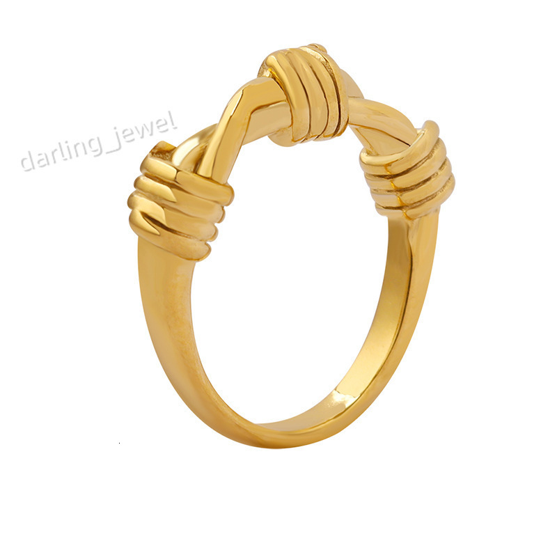 Hip-Hop Hipster Personalized Twisted Ring Mens and Womens Same Ring Titanium Steel 18K Gold Plating Ins Jewelry
