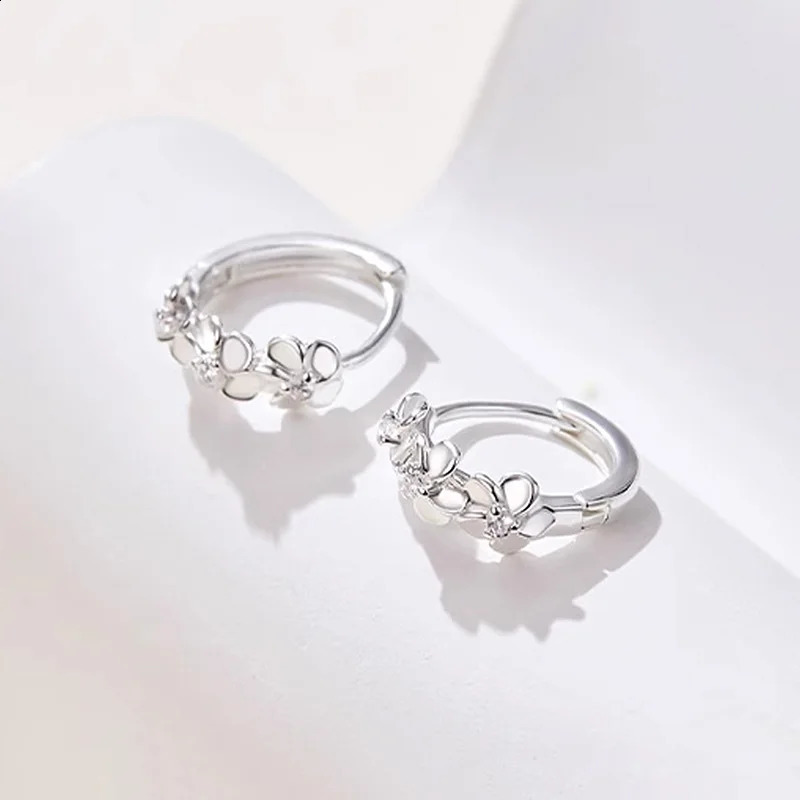 KNB white zircon sweet and cute flower earrings suitable for womens parties real 925 sterling silver personalized high-quality jewelry 250409