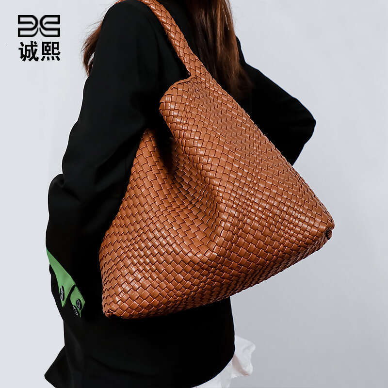 designer bag Handmade woven handbag women, fashionable casual, portable shoulder bag, Korean version, large capacity underarm bag for children and mot
