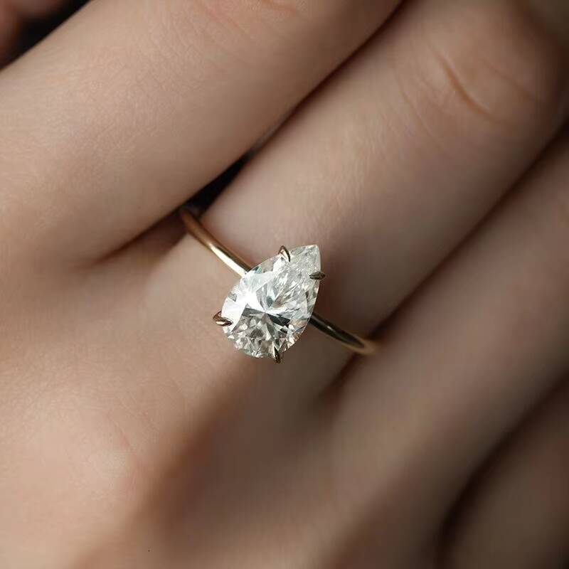 Customize Fine Jewellery 2ct Pear Cut 14K Gold Moissanite Engagement Ring