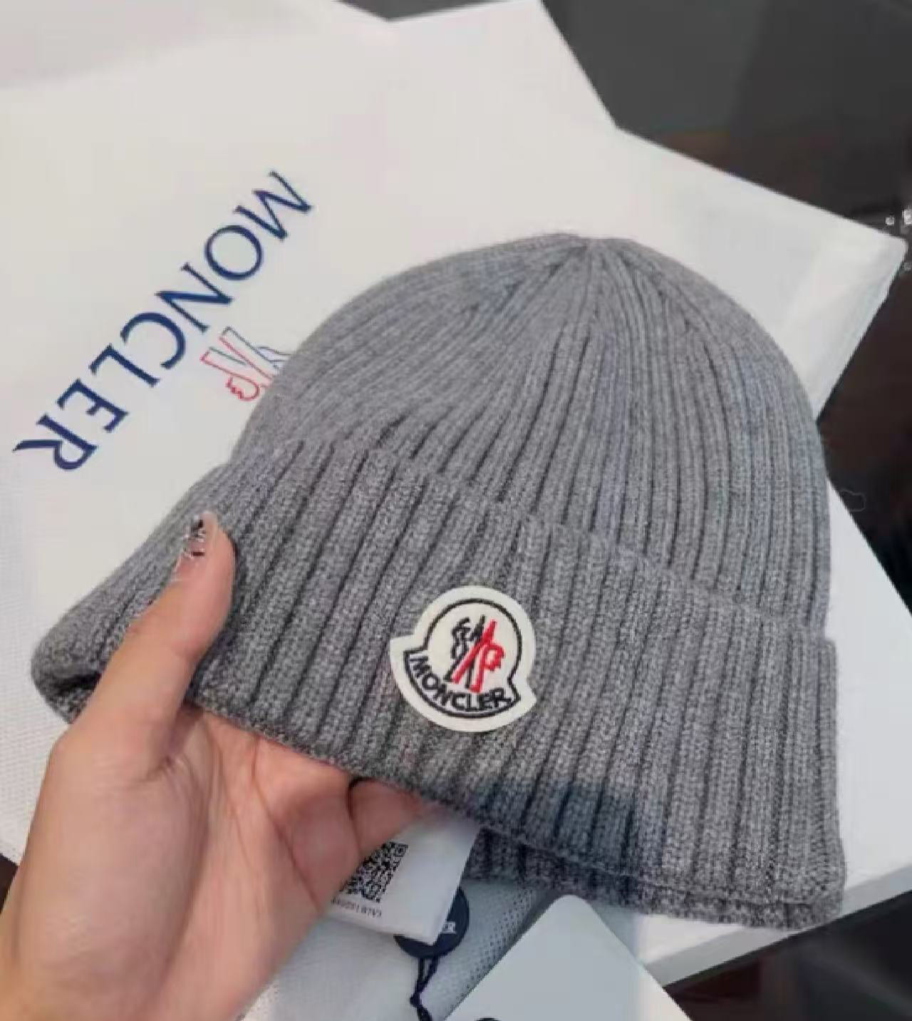 High quality beanie women winter designer beanie hats luxus mutze ski winter mens hat winter boy hat bonnet femme ski warm hat mens knit hat mens wooly hat