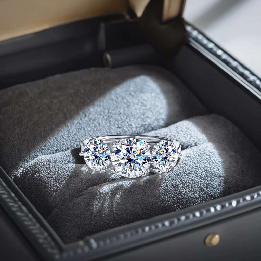 S925 Sterling Silver Three Diamond Fashion Light Luxury 4 CT Moissanite Ring for Women Wedding Engagement Rings