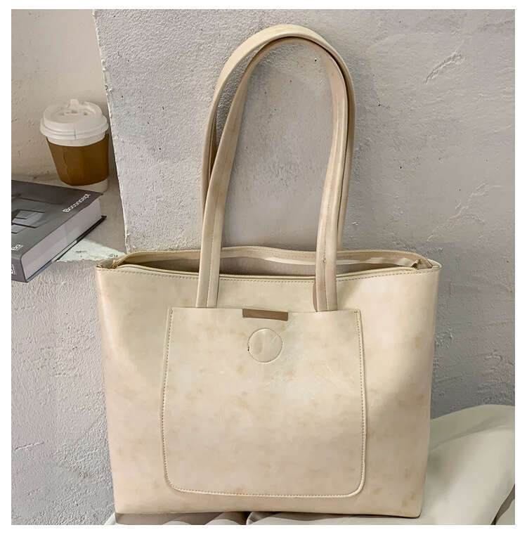 Women's stylish versatile large capacity 2025 autumn trend new shoulder handbag fashionable tote bag