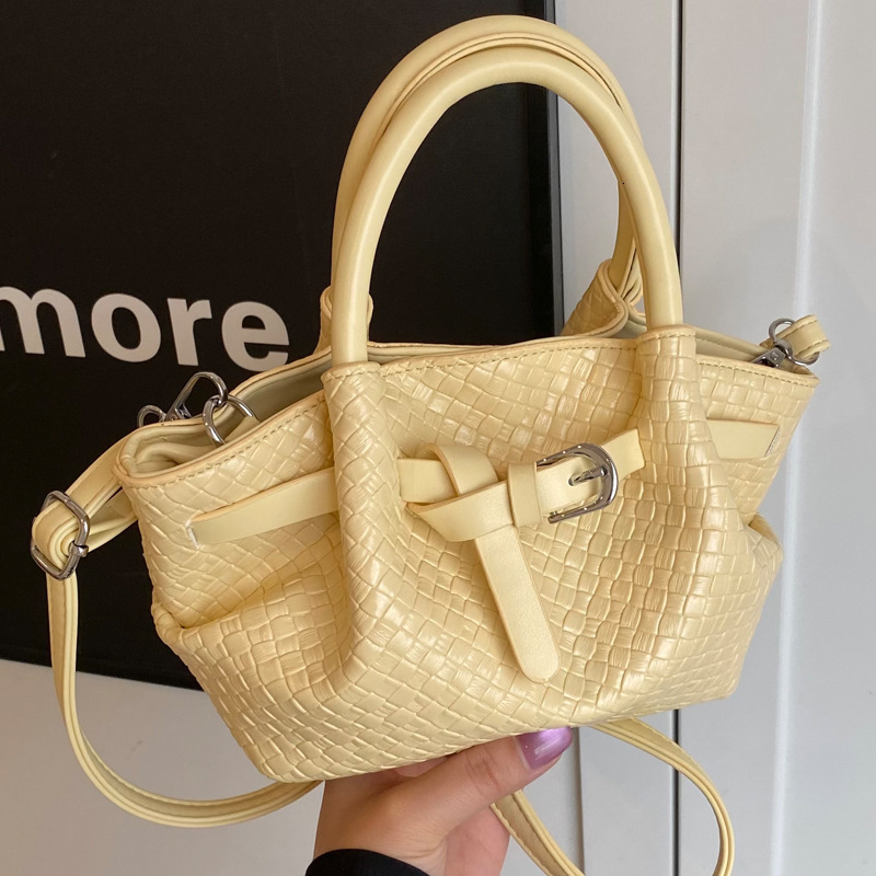 2025S Designer Women S Bag Simple And High End Handbag Wax Leather Large Capacity Crossbody Bag Women S New Fashionable Pleated Diamond Grid Tote Bag