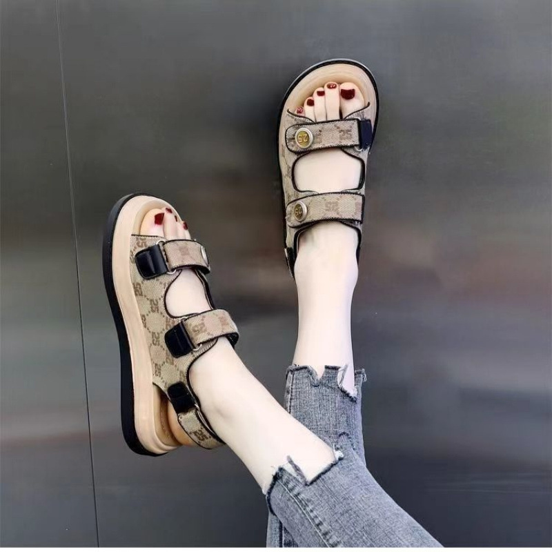 free shipping designer sandals for women ladies2025 Summer New Flat bottomed Fashion Versatile Sports Non slip Beach Sandals Size 35-40 for daily wear