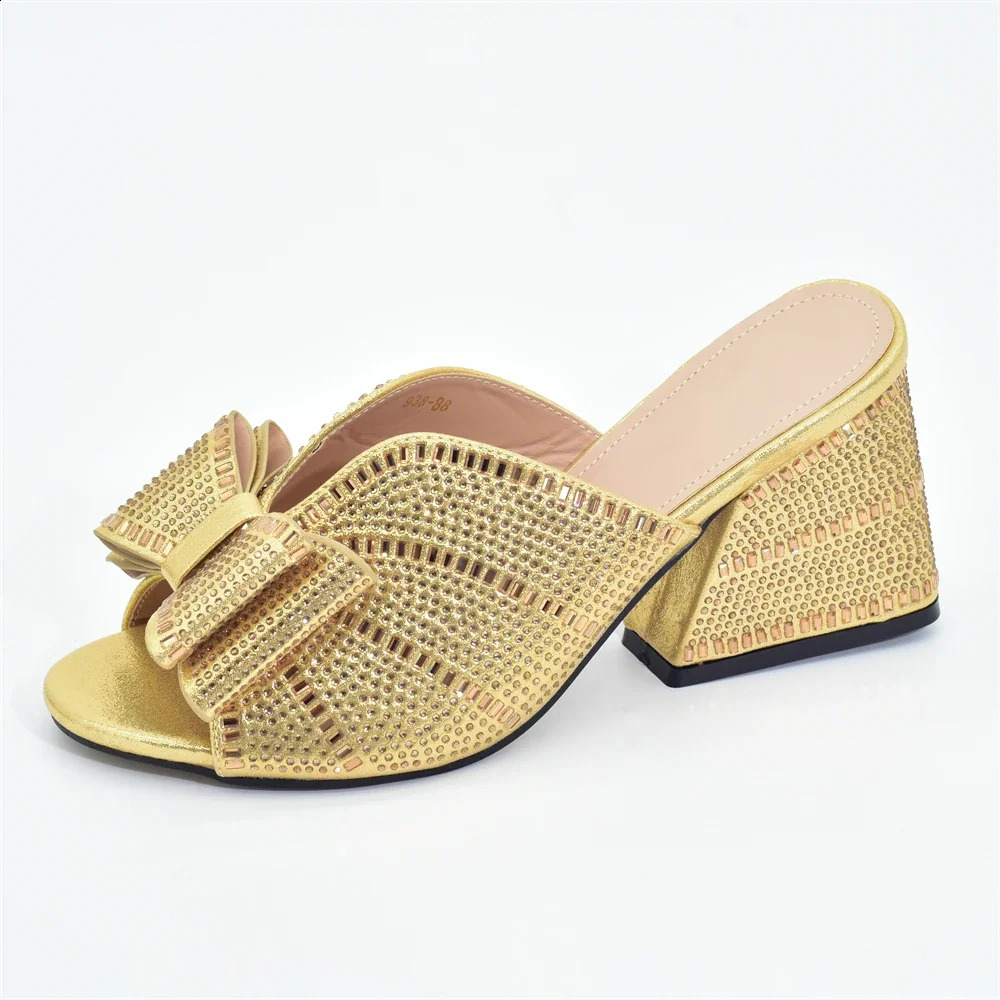 Womens Platform Chunky High Heel Sandals Wedding Shoes Bride Platform Shoes Deorated with Rhinestone Pumps 250410