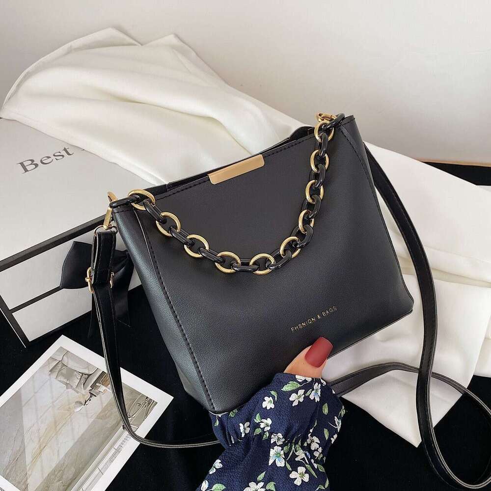 Popular for Women 2024 New Trendy and Fashionable Chain Handheld Bucket Bag, Western Versatile One Shoulder Crossbody Bag