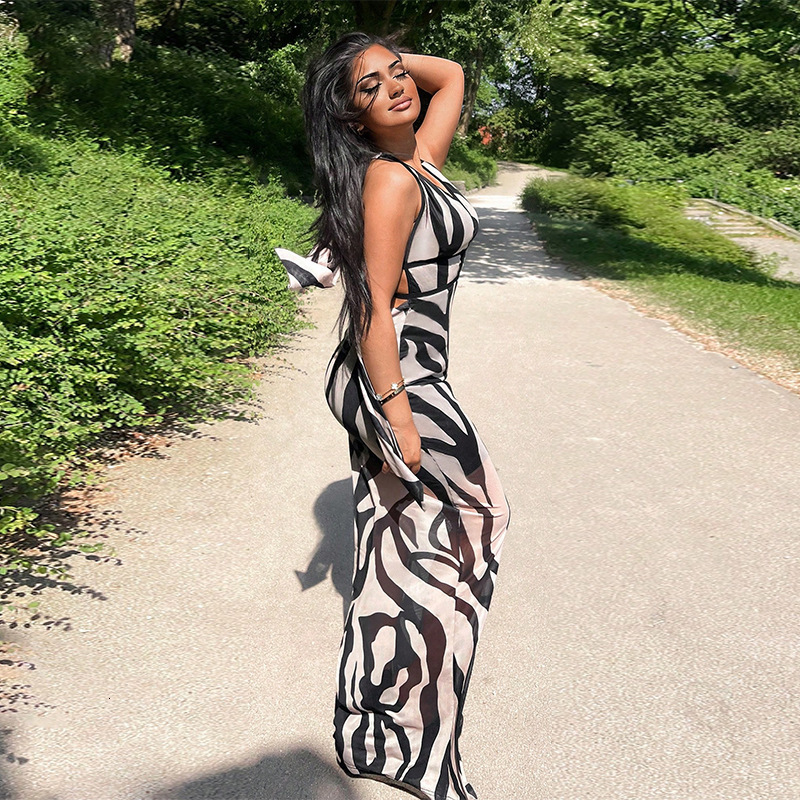 Wind suspender dress for womens summer vacation in 2025 sexy zebra print hanging neck skirt