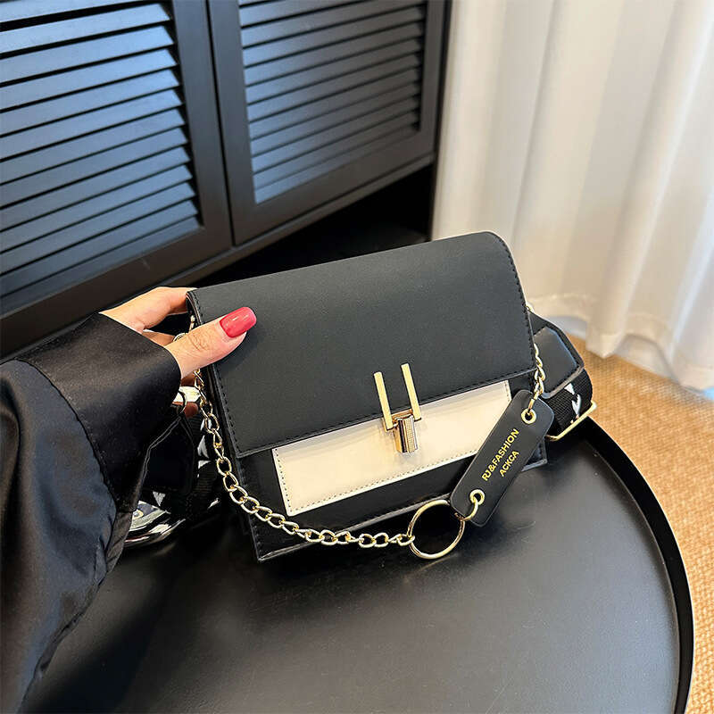 Autumn and winter internet celebrity Instagram women's new Korean version single shoulder crossbody fashion frosted contrasting small square bag