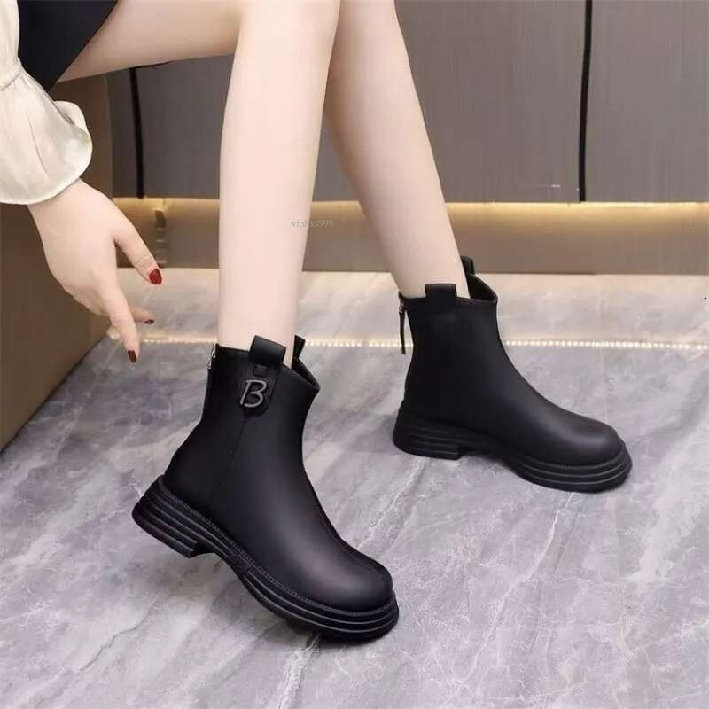 New Free Shipping Designer Shoes 2025 Autumn/winter Short Boots Women's British Rad Martin Stylish Flat Shoes