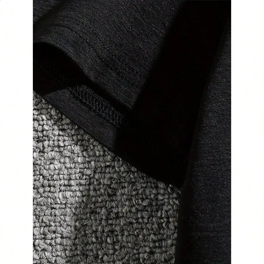 Casual staff collar Tshirt polyester knit fabric slightly stretched geometric cross pattern embroidery 250407