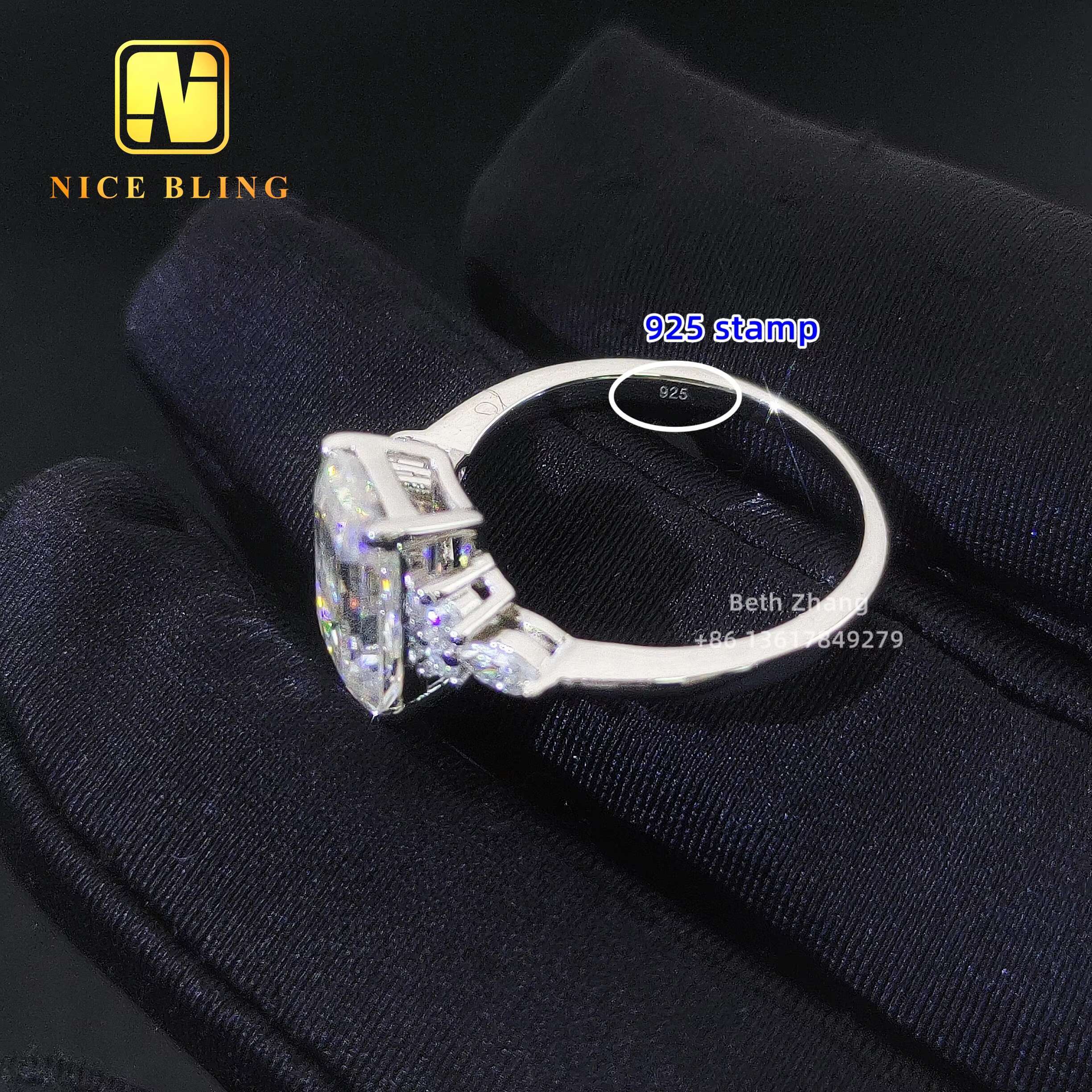 Wholesale Price Luxury Women Rings 925 Silver Jewelry Emerald Cut Moissanite Diamond Engagement Ring Trendy Wedding Ring